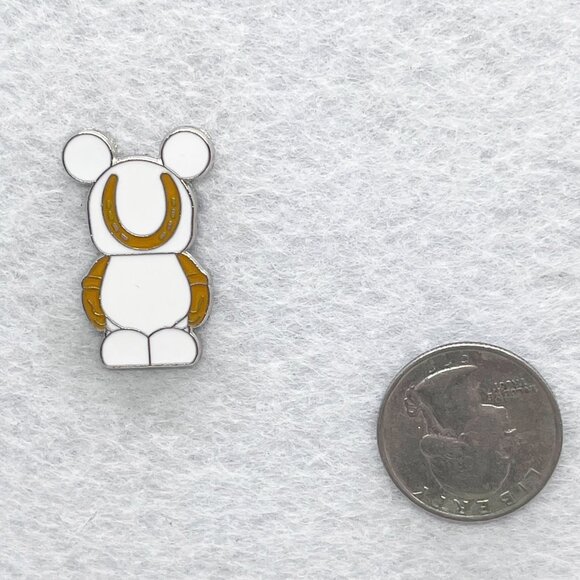 🔮 5/$25 Disney Vinylmation Jr Lucky Horseshoe Pin - Picture 2 of 2
